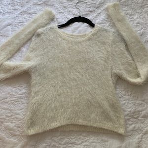 🖤 Super stretchy fuzzy white sweater from A&f 🖤